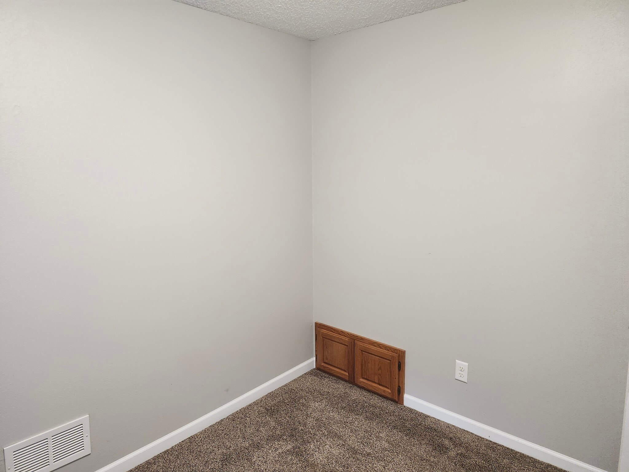 Building Photo - 600 Duggan Dr