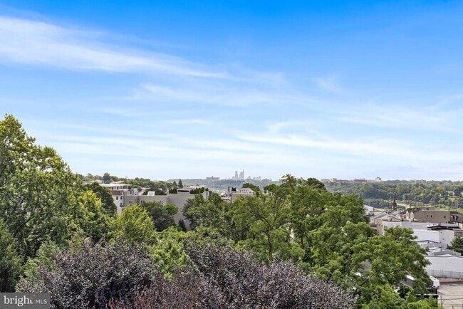 Building Photo - 261 Delmar St