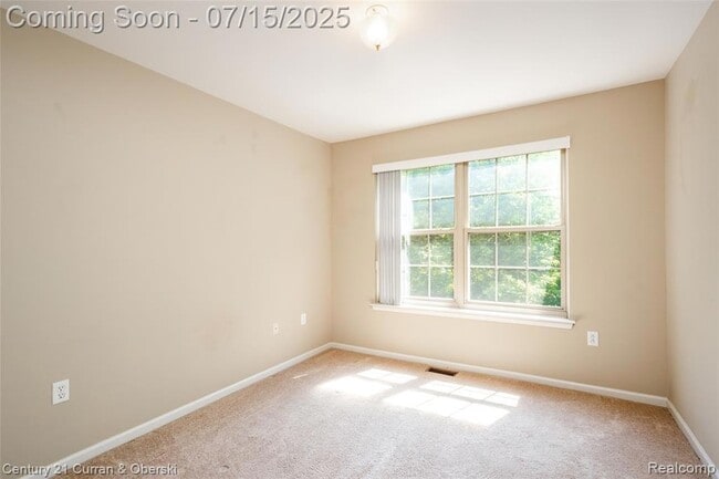 Building Photo - 39660 Rockcrest Ln