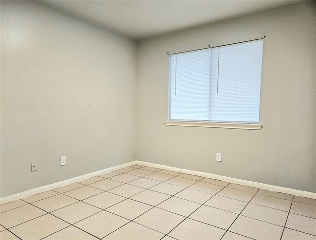 Building Photo - 6010 Fergis Dr