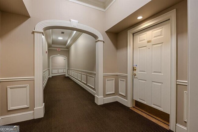 Building Photo - 3275 Lenox Rd NE