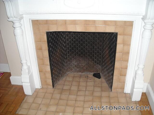 Building Photo - 17 Highgate St