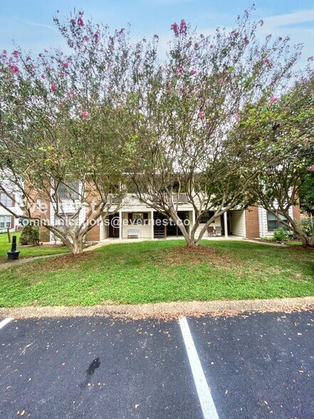 Building Photo - 302 Patriot Ln