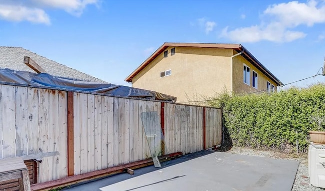 Building Photo - 2560-62 L St