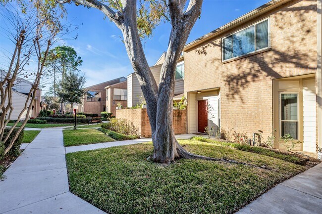 Building Photo - 2086 Augusta Dr