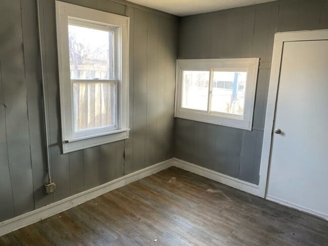 Building Photo - Newly Renovated 3 Bedroom 1 Bath House wit...