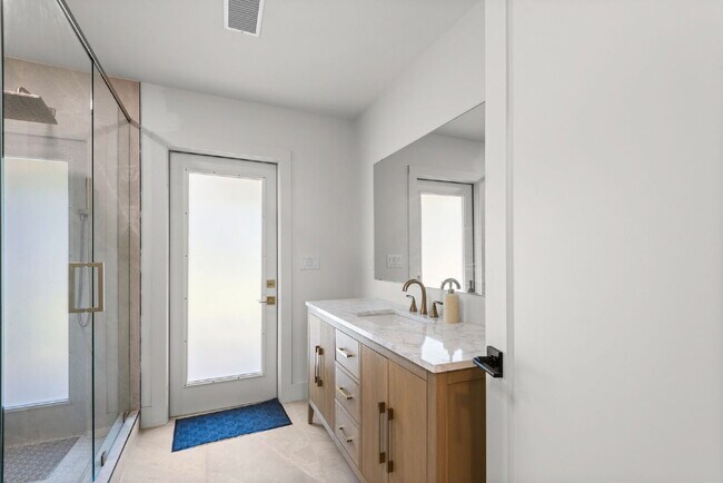 Building Photo - "Renovated 4-Bedroom in Rocky Bayou Estates!"