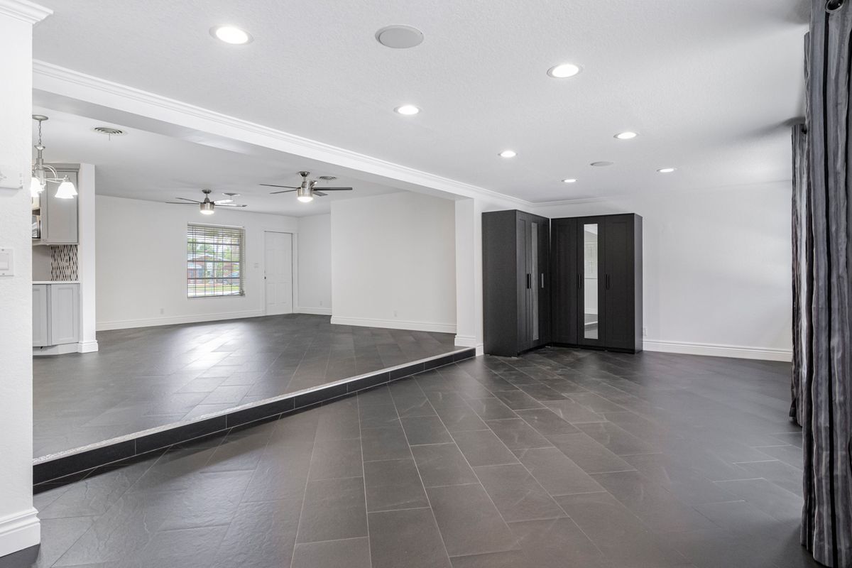 Building Photo - 276 SW 7th Ave