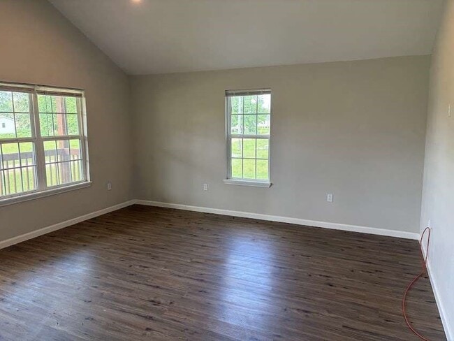 Building Photo - 132 Pine Ridge Dr