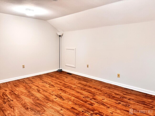 Building Photo - 191 Hampshire Dr