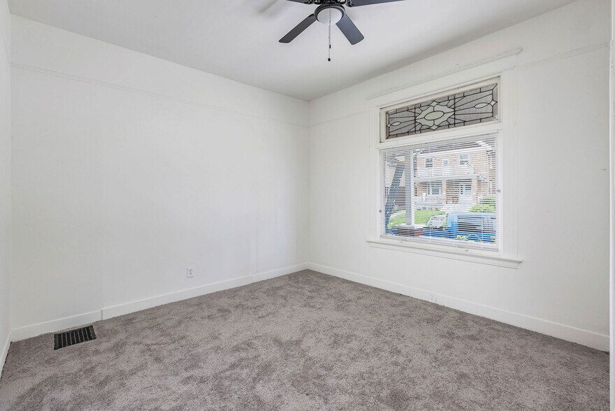 Building Photo - 2018 Burnet Ave