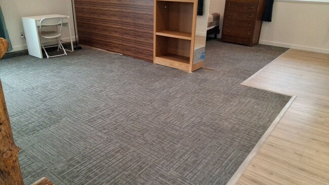 Building Photo - Move-in Ready Furnished Apartment