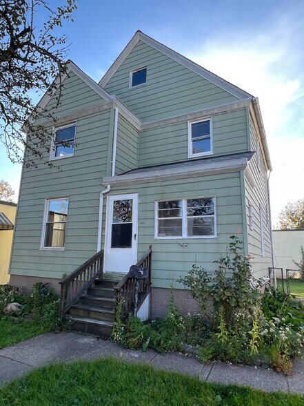 Primary Photo - 5462 State Rd