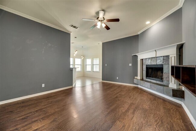 Building Photo - 121 Price Cir