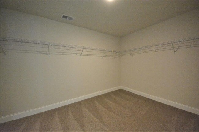 Building Photo - 68 Hellen Vly Dr