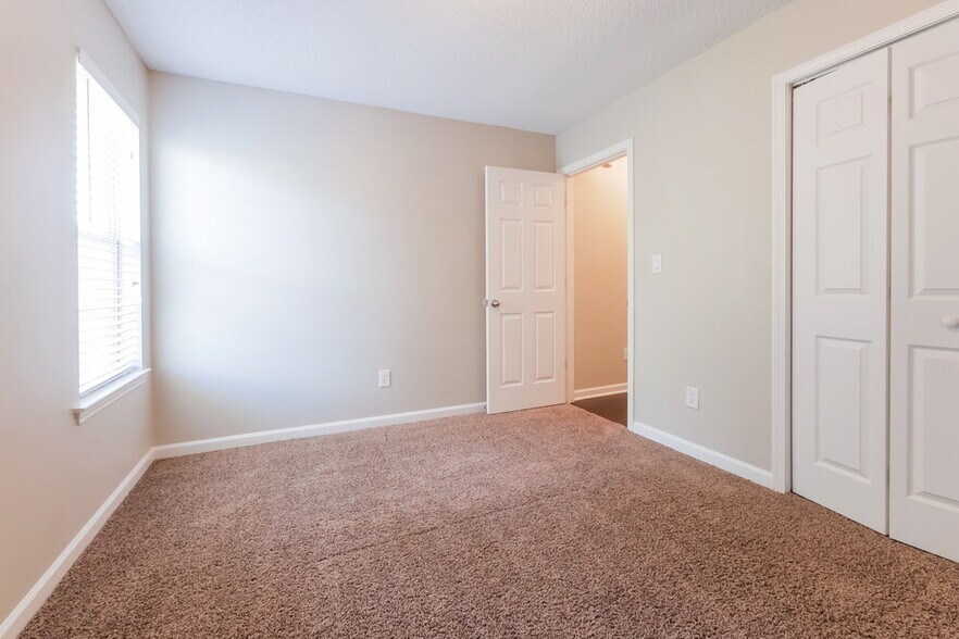 Building Photo - 172 Regency Park Dr