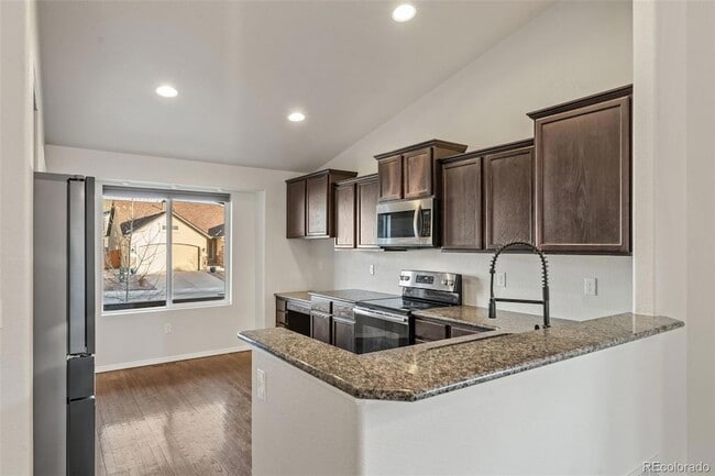 Building Photo - 2556 Hannah Ridge Dr