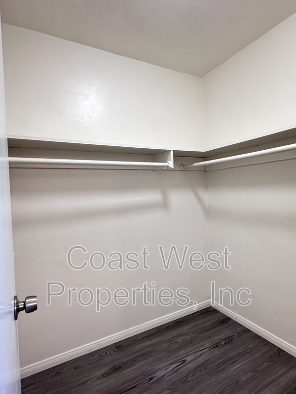 Building Photo - 822 Tourmaline St