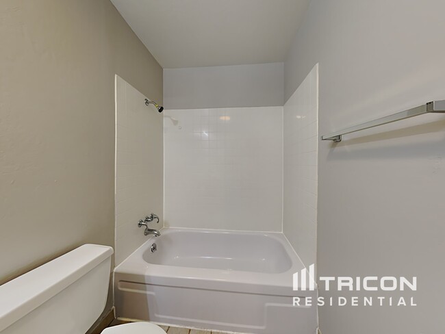 Building Photo - 2239 Fremont Ct
