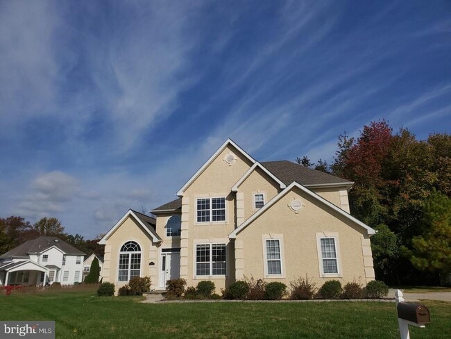 Building Photo - 5 Bandcroft Dr