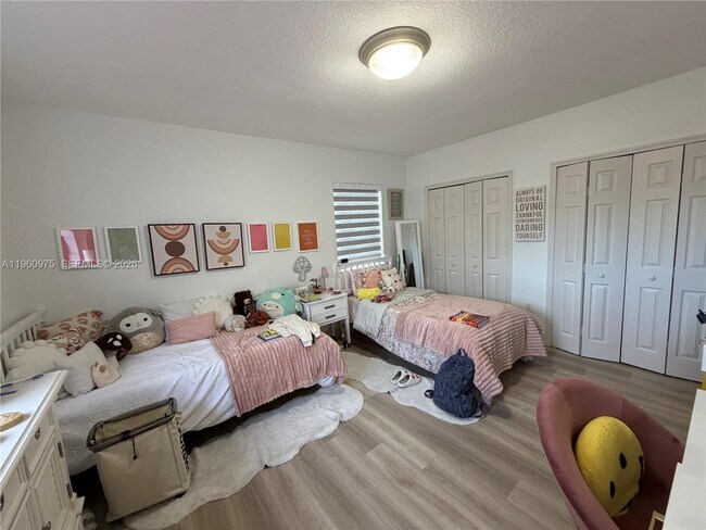 Building Photo - 6762 SW 157th Ct