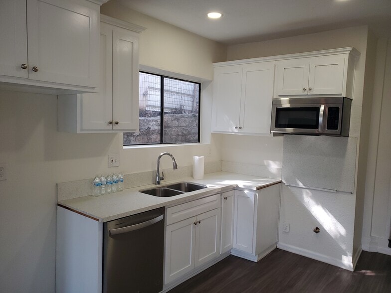 Kitchen - 3411 Galena St
