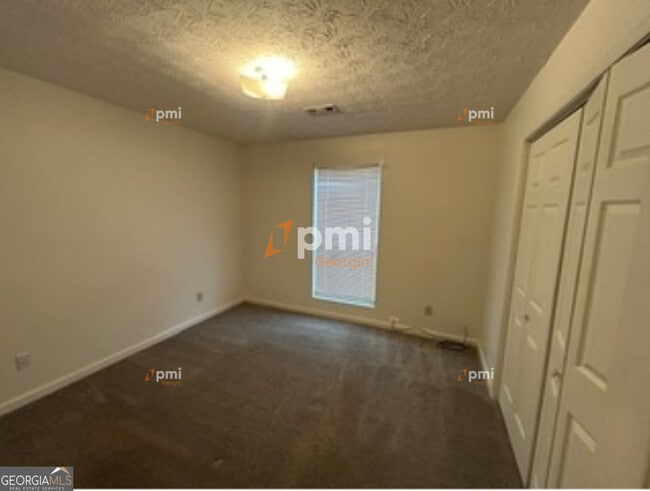 Building Photo - 2720 Sapphire St