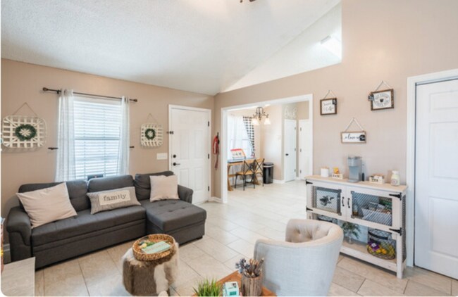 Building Photo - 908 Churchfield Dr