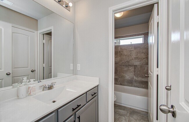 Building Photo - 2202 Anzio Ct