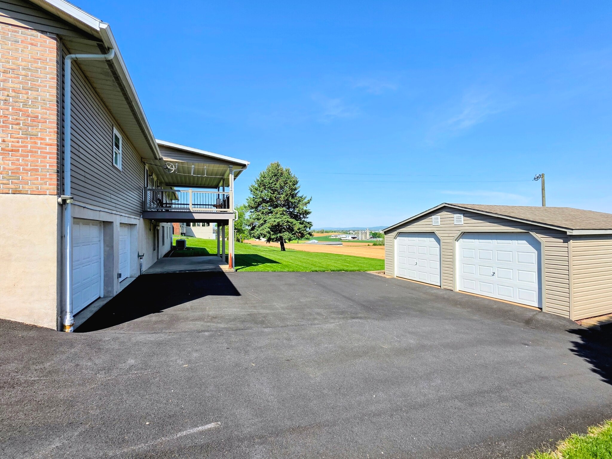 Building Photo - 154 Valley View Dr