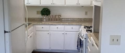 Building Photo - 224 Gazania Ct