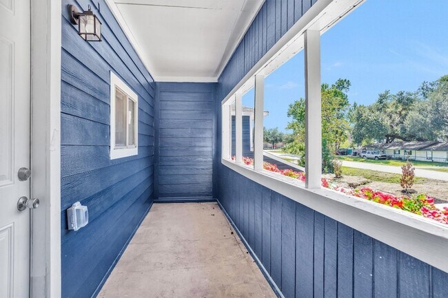 Building Photo - 16016 Green Manor Dr