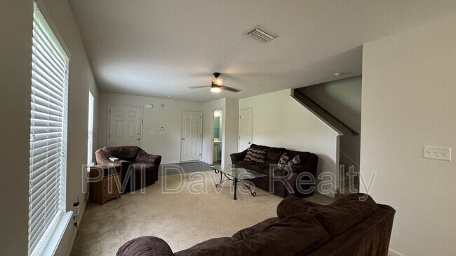 Building Photo - 143 Crete Ct