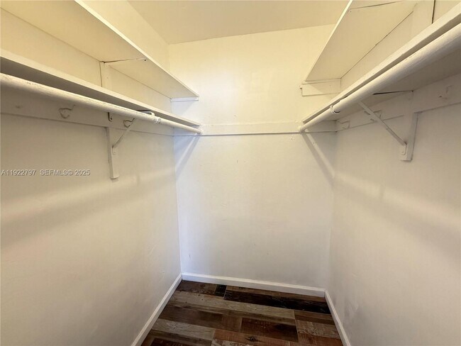 Building Photo - 1821 N 17th Ct