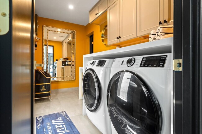 Building Photo - 8543 E Valley Vista Dr