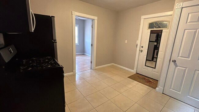 Building Photo - 12010 Paul Ave