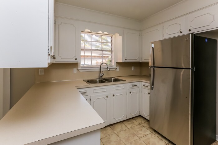 Building Photo - 129 Fern Valley Rd