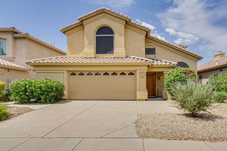 Building Photo - 9718 E Gelding Dr