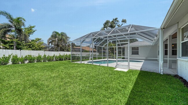 Building Photo - 4-Bedroom Home with Pool in Eastlake Commu...