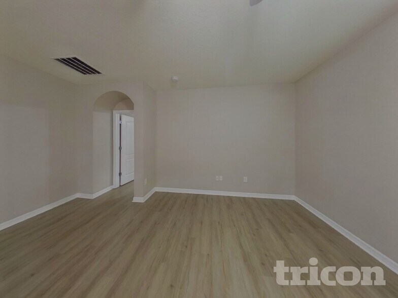 Building Photo - 16185 Yelloweyed Dr