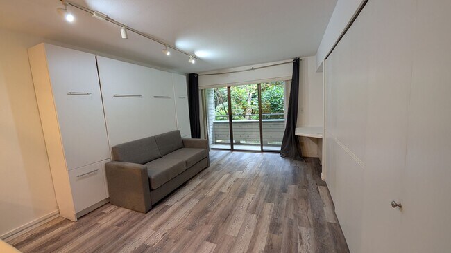 Building Photo - Experience Capitol Hill Living: Studio in Park Summit W/Washer and Dryer!