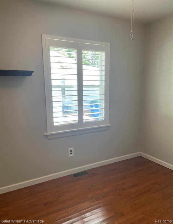 Building Photo - 2520 Greenlawn Ave