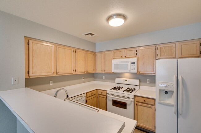 Building Photo - 2117 Willowbury Dr