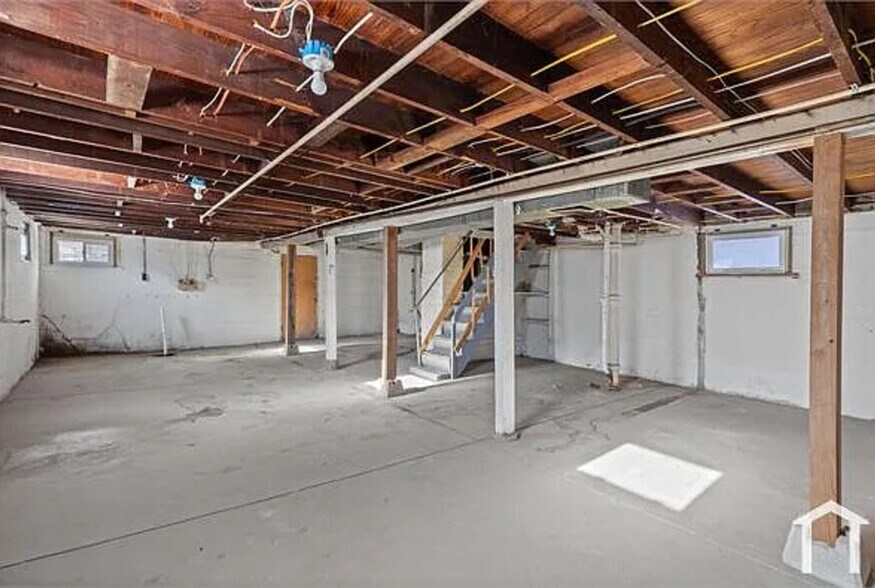 Building Photo - 5415 Hamilton Ave