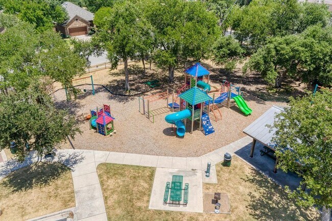 Building Photo - 500 Tyree Rd