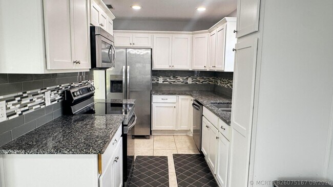 Building Photo - 20970 Concord Green Dr W