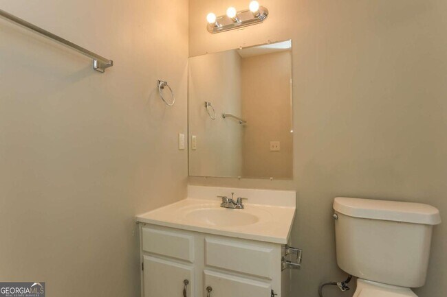 Building Photo - 442 Sherwood Oaks Rd