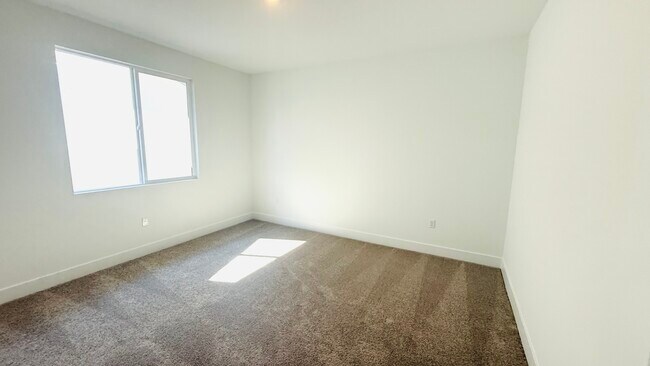 Building Photo - 2850 Talkeetna St