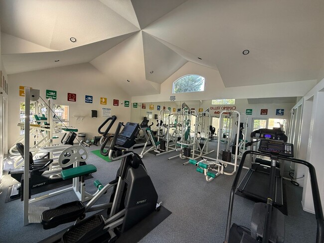 Building Photo - 1BR/1BA Condo w/ ASSIGNED PARKING for rent near Del Mar AVAILABLE NOW!