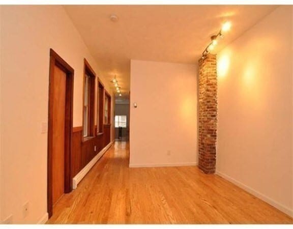 Building Photo - 33 Charter St